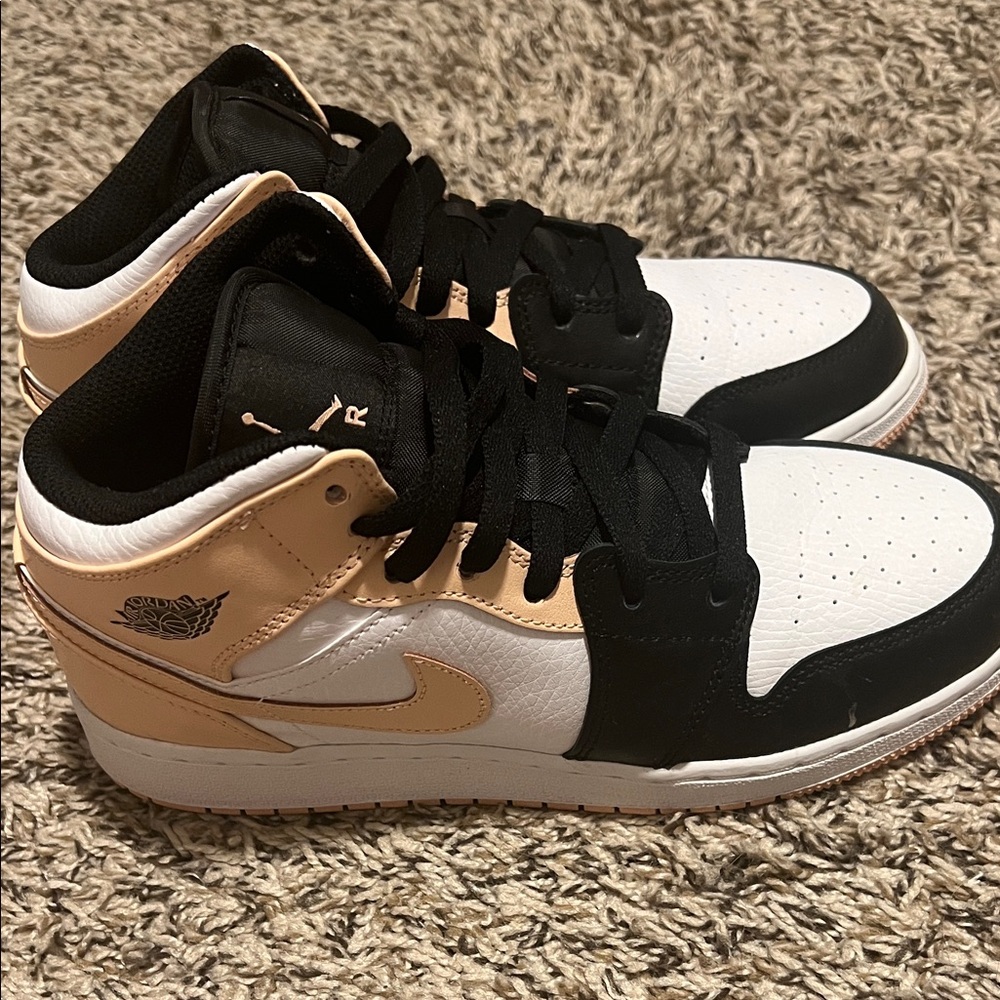 Nike Kids Sneakers Black White Tan